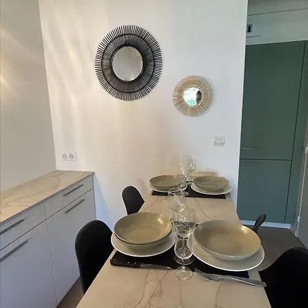 The Beachside Coquette *