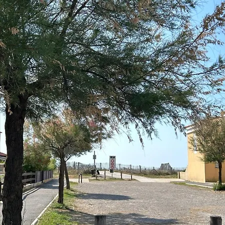 The Beachside Coquette * Frontignan